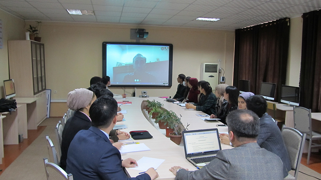 Strengthening of international relations of the University in the education level: first online seminar on “Current situation of the US economy”