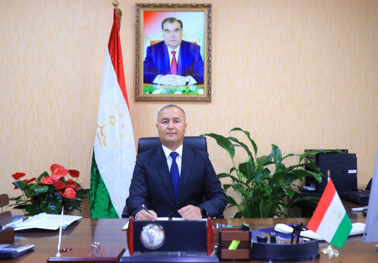 Табрикоти Ректори ДДҲБСТ Шероз Мӯминзода ба муносибати 31-солагии Конститутсияи Ҷумҳурии Тоҷикистон