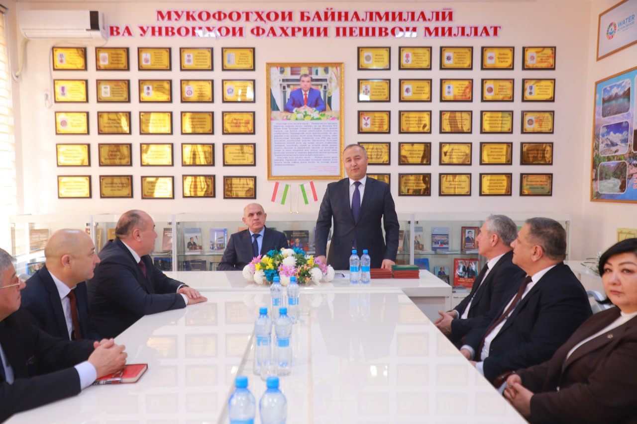 Вручение дипломов учёных степеней и учёных званий преподавателям ТГУПБП