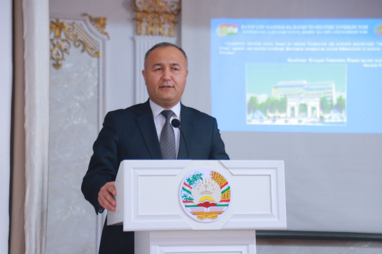 Встреча ректора Университета с выпускниками в Бободжон-Гафуровском районе